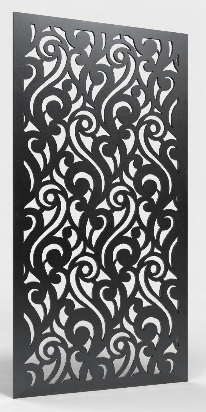 Celosía metálica con volutas tribales modelo CM10 — panel decorativo con curvas dinámicas estilo maorí para fachadas contemporáneas