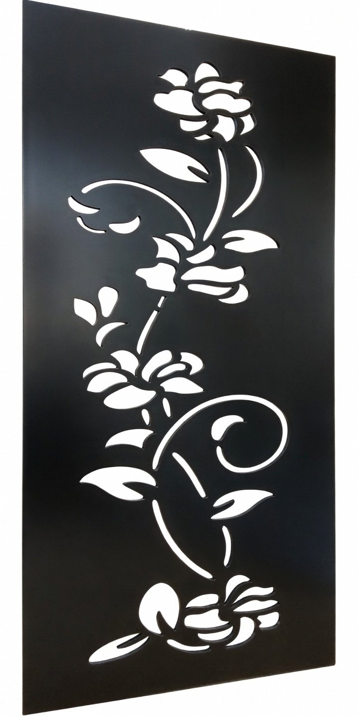 Celosía metálica con rosas y hojas modelo CM22 — panel floral vertical decorativo para jardines románticos, ventanas y frentes de casa